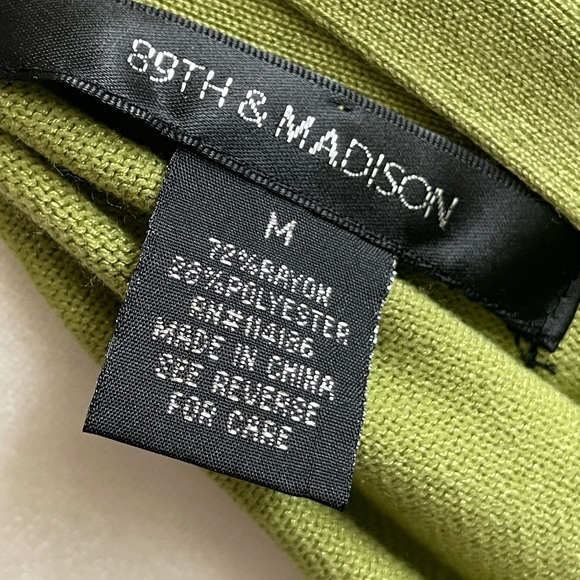 89th and Madison Green Cardigan Size Medium - Picture 4 of 4